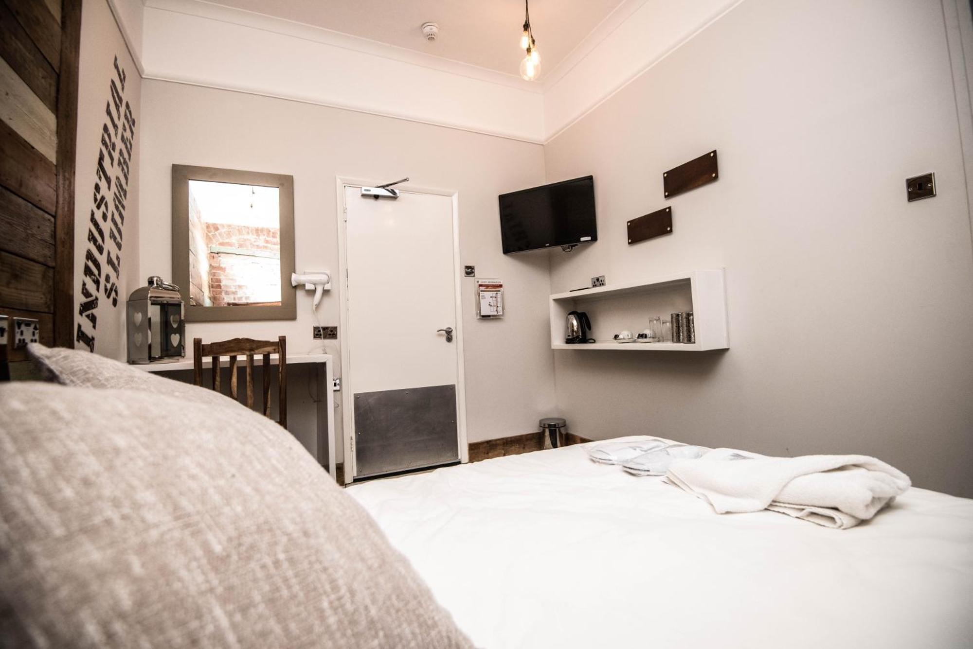 Leaside Hotel Luton  Szoba fotó